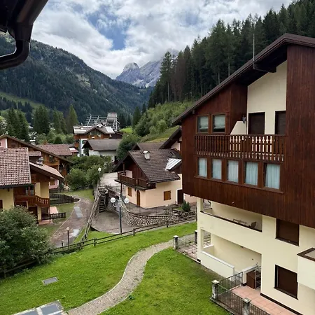 Flowery House - Val Di Fassa Apartment Canazei